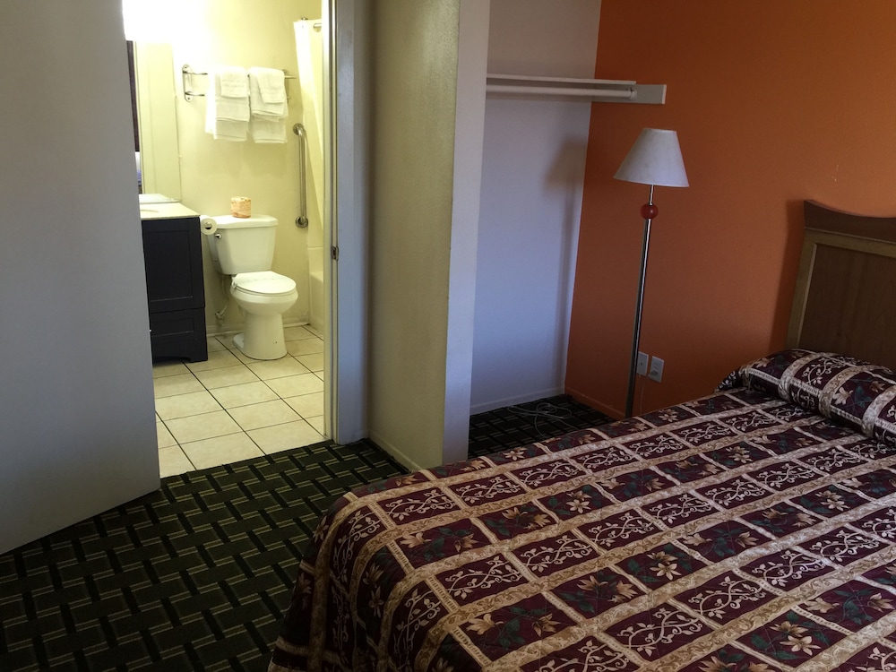 Anaheim National Inn 15/72