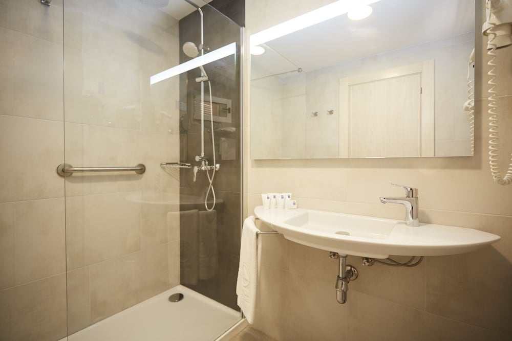 Invisa Hotel Club Cala Verde 36/103