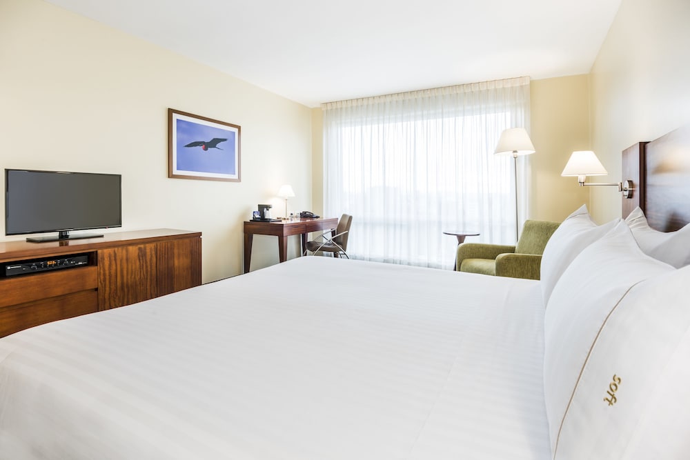HOLIDAY INN EXPRESS QUITO 11/66