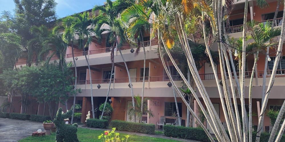 Safari Riviera Resort 2/50