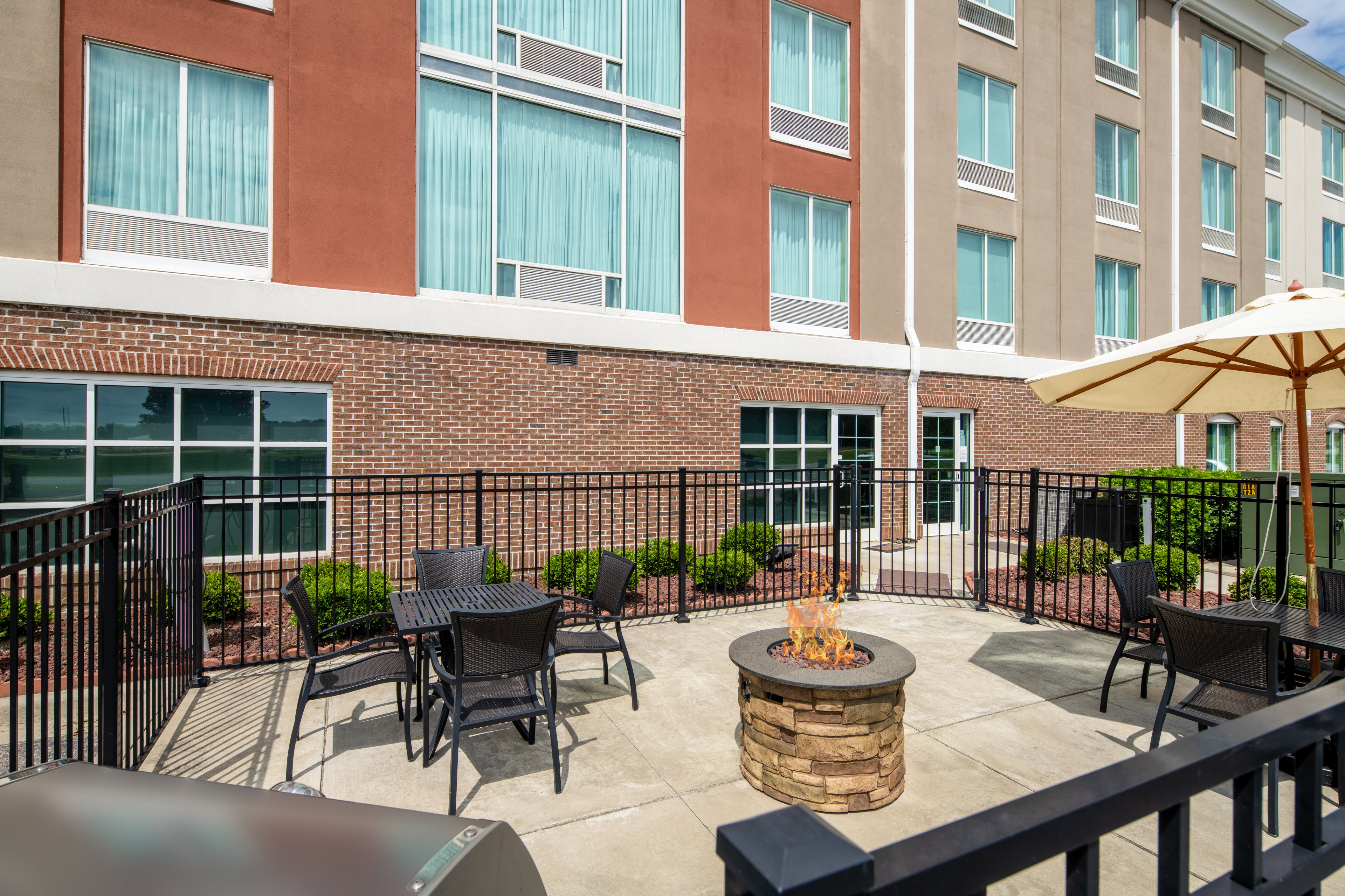 Holiday Inn Express Hotel and Suites Florence I-95 at Hwy 327 44/51