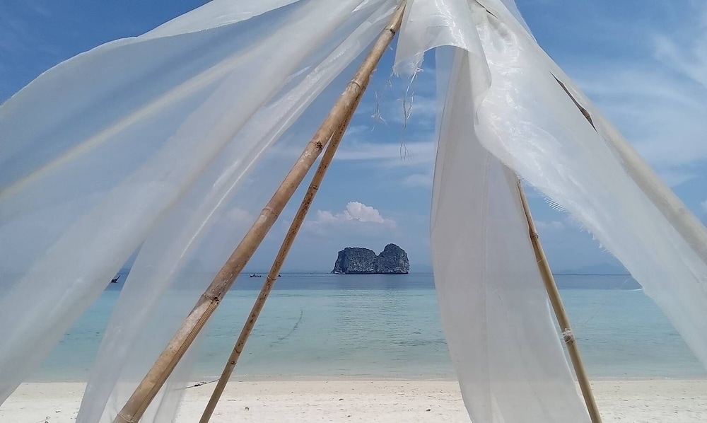 Mayalay Beach Resort 27/50