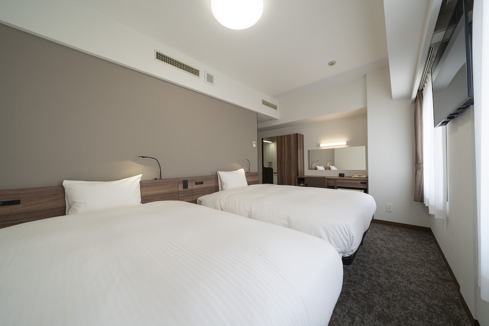 Nagoya B S Hotel 12/55