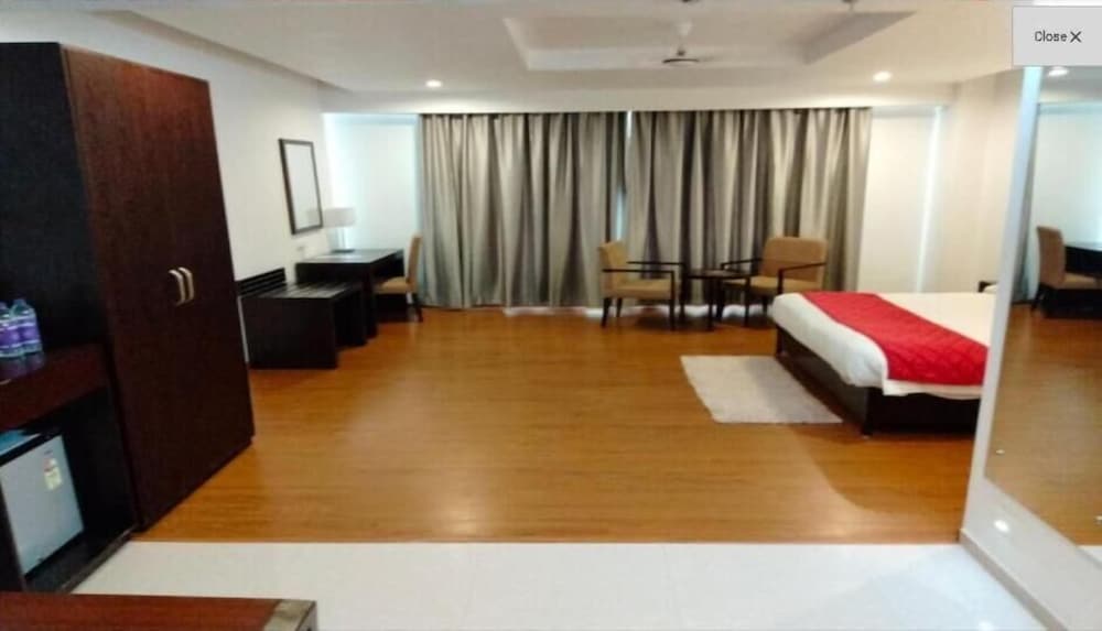 Triguna Clarks Inn Kurnool 13/29