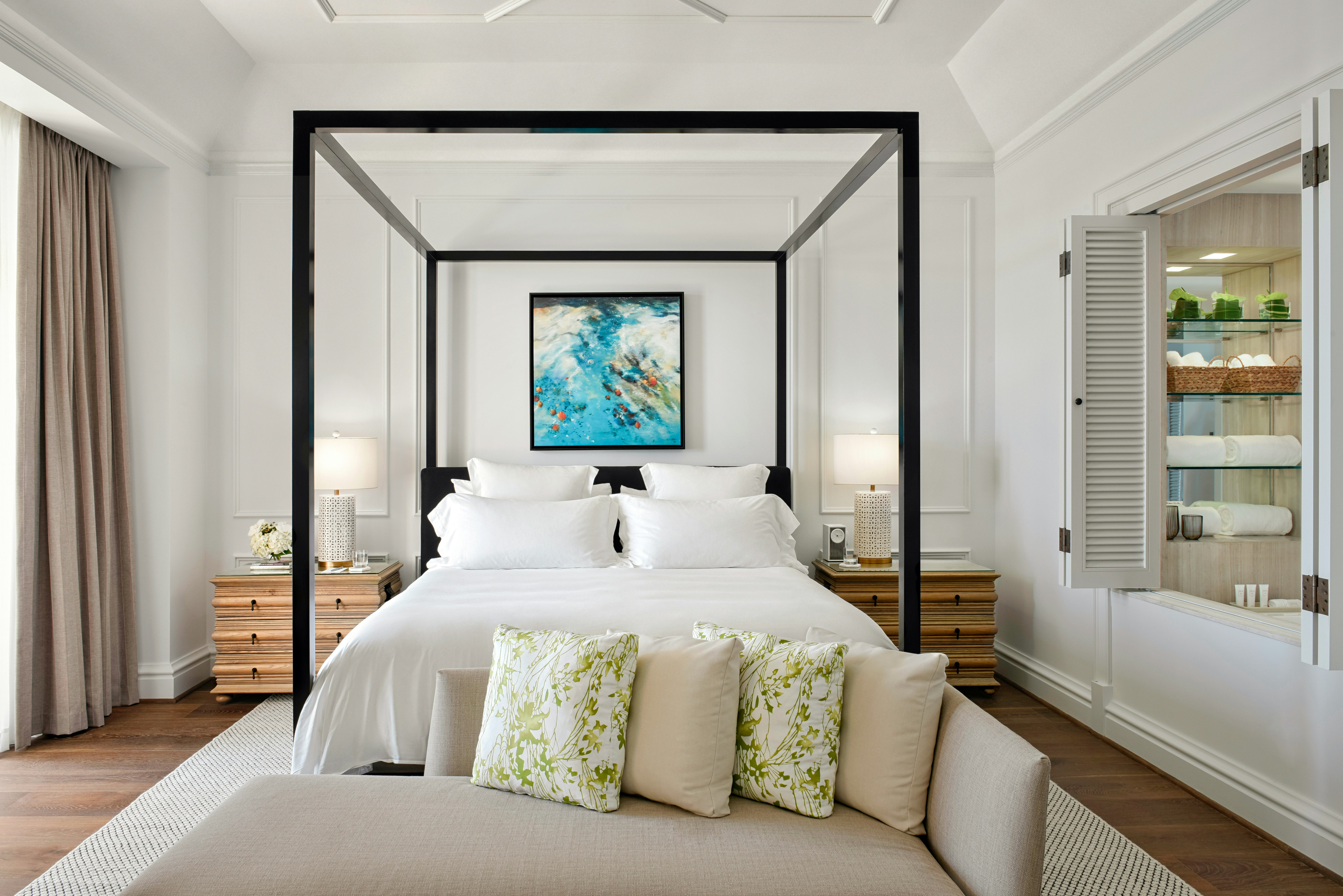 Rosewood Bermuda 14/85