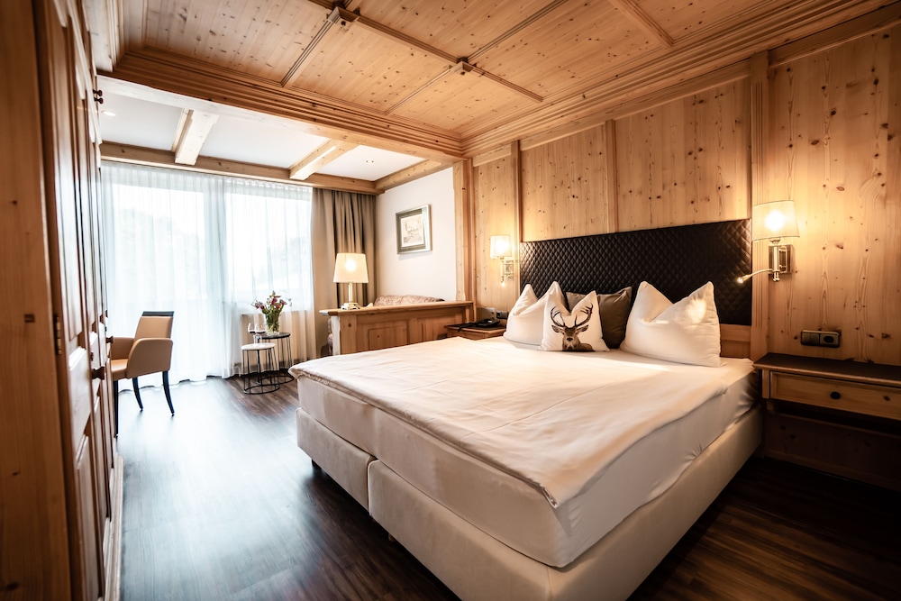 ECONOMY, DOUBLE BED, STREET VIEW