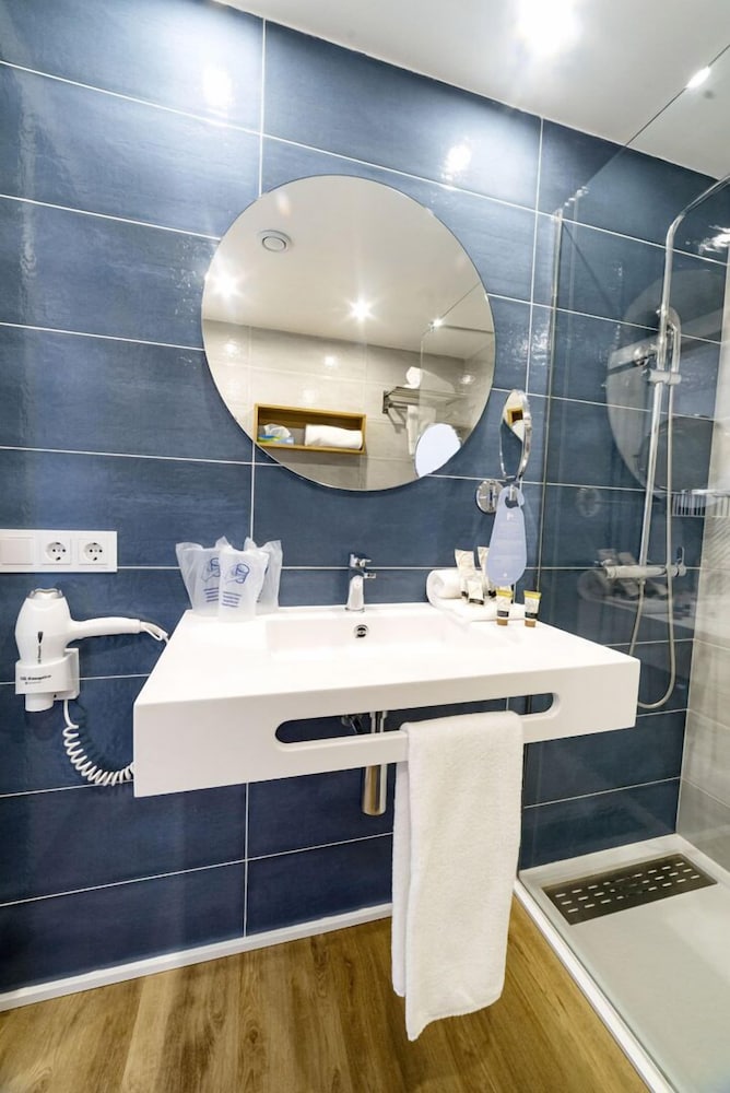 Parque Nereida Suites hotel 48/50