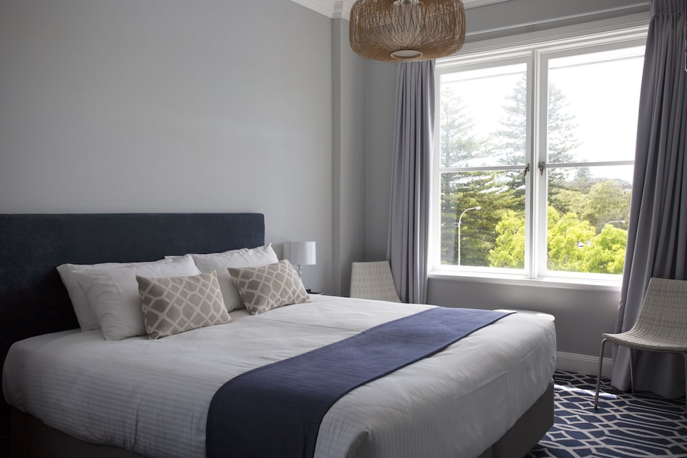 Seabreeze Hotel 18/36