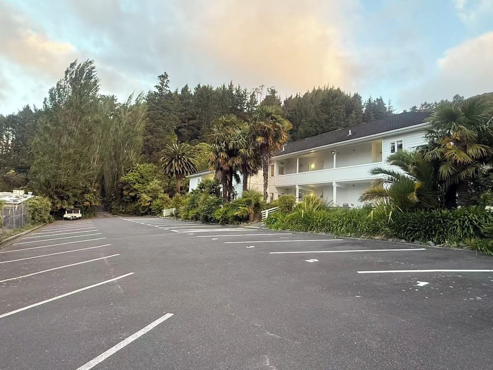Wallaceville Motor Lodge 36/48