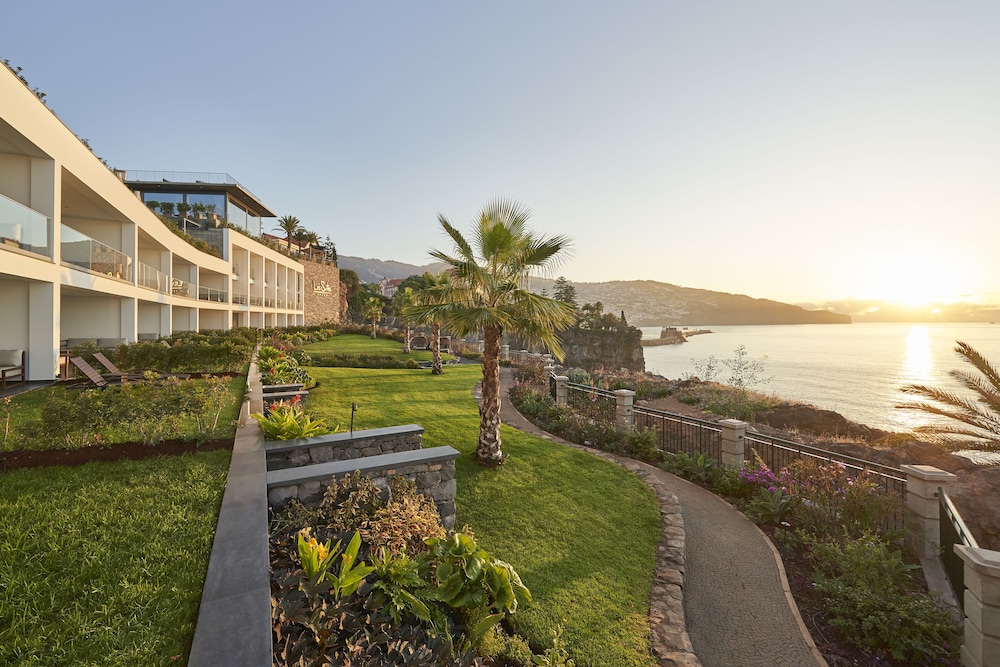 Les Suites At The Cliff Bay 27/34