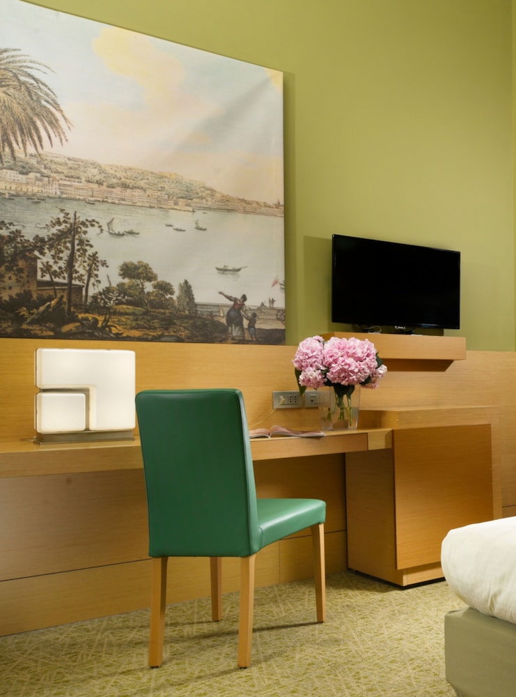 Unahotels Napoli 59/76