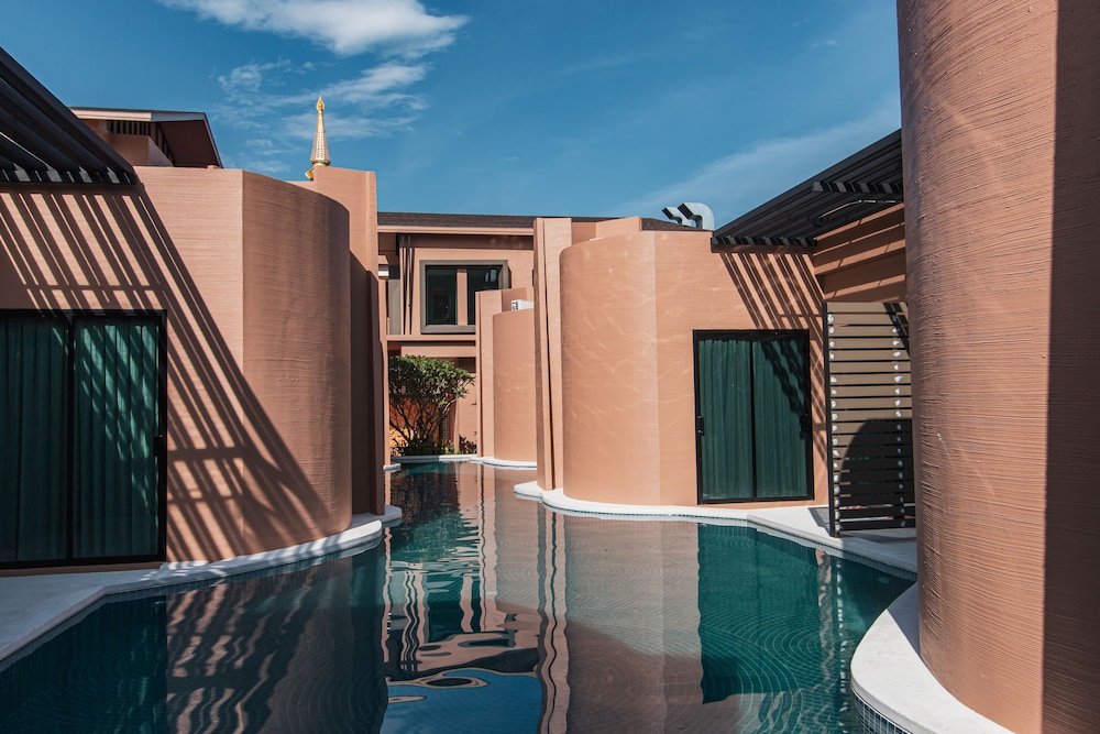 Rachabhura Hotel 33/50