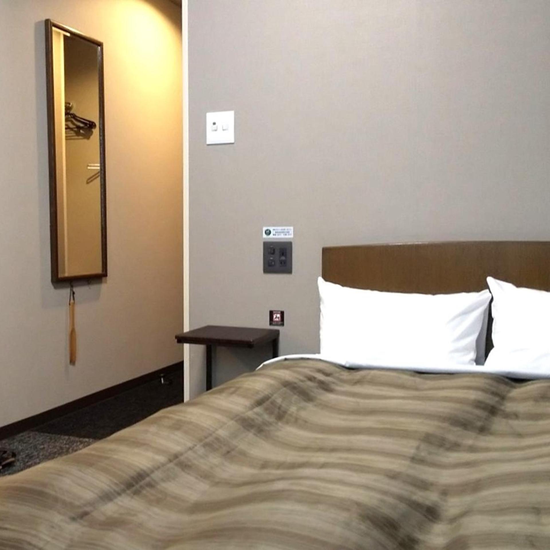 Semi Room, Semi Double Bed, Smoking