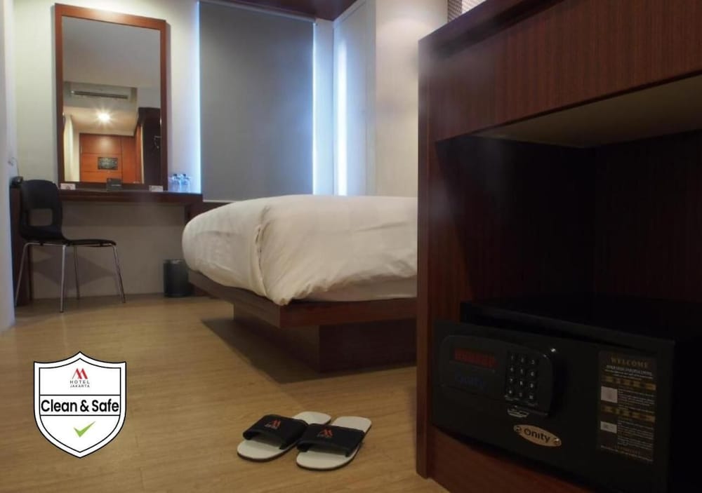 M Hotel Jakarta 27/67