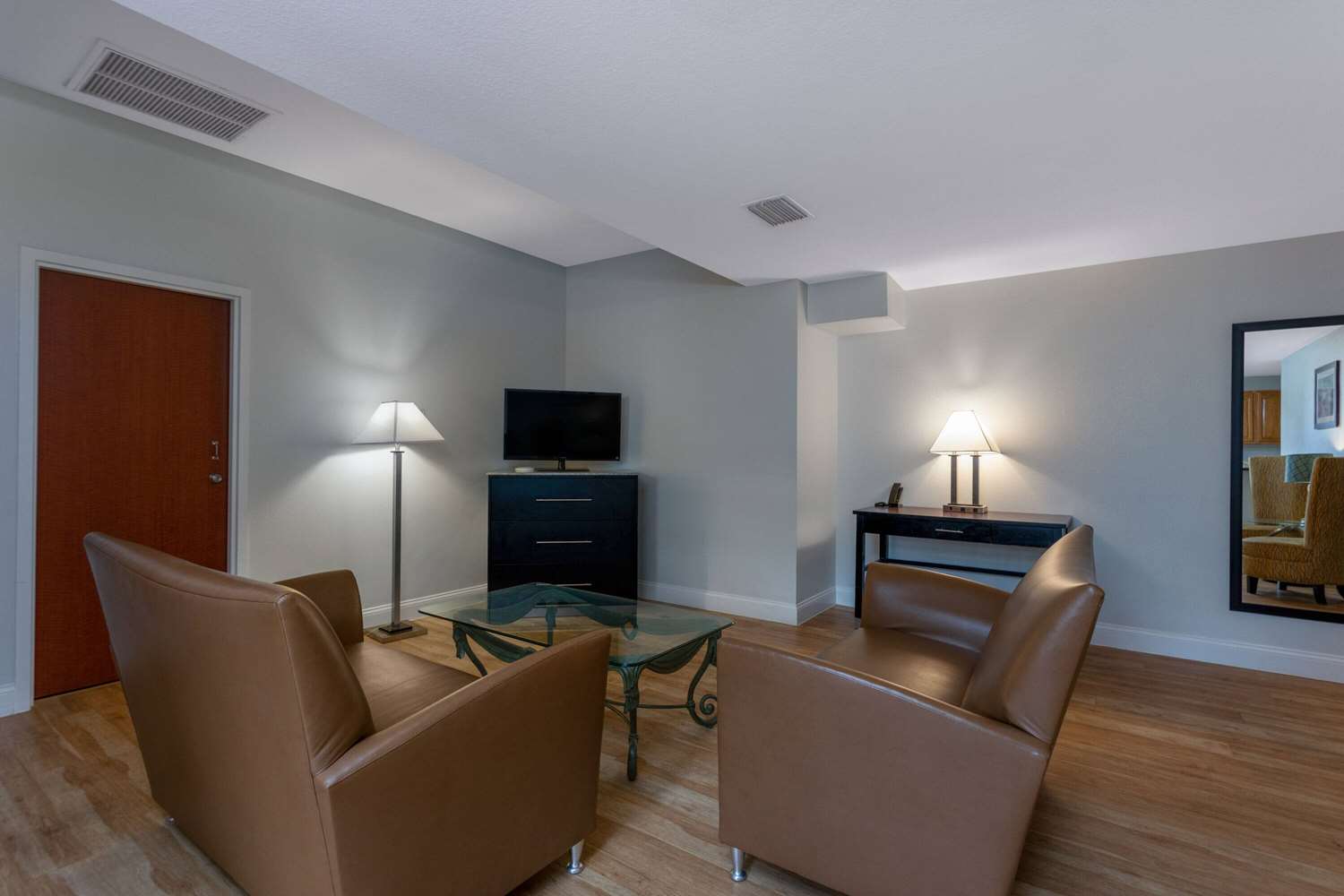Days Inn & Suites by Wyndham Lakeland 50/85