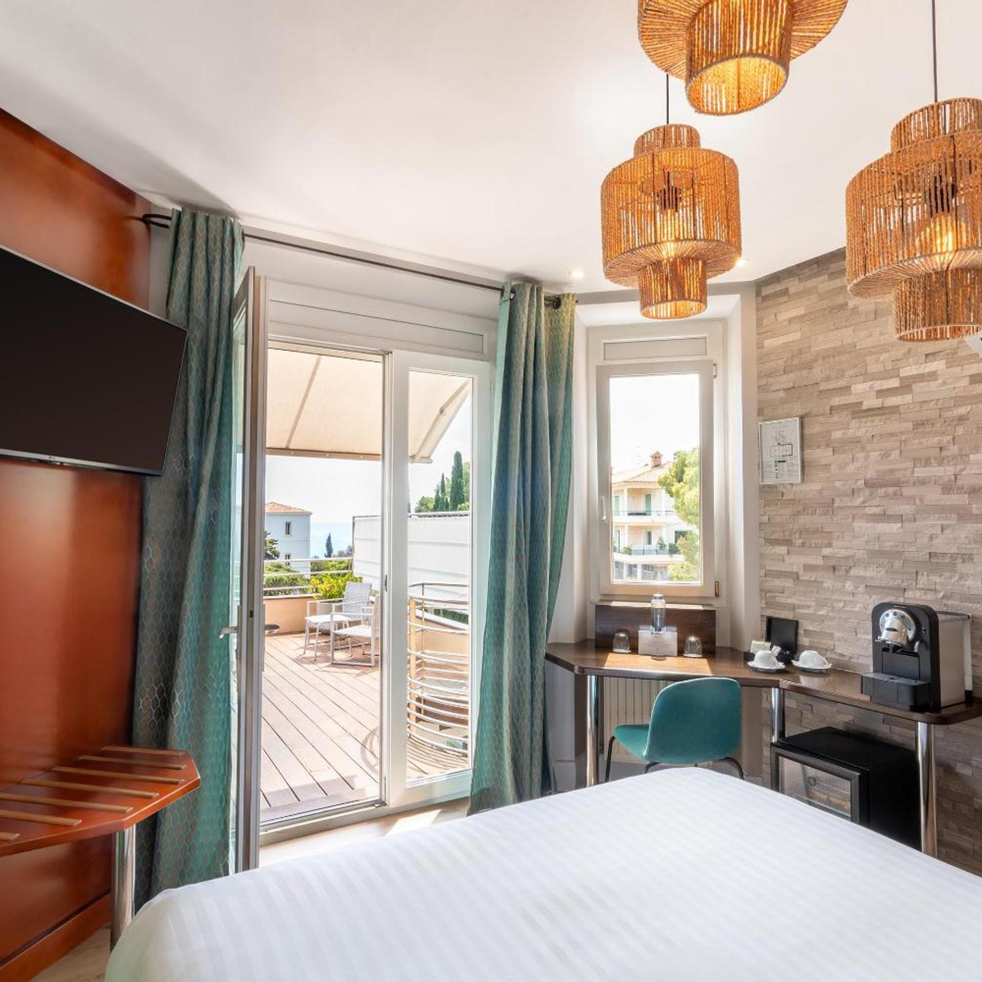 Junior Suite, Queen Bed, Panoramic Sea View, Terrace