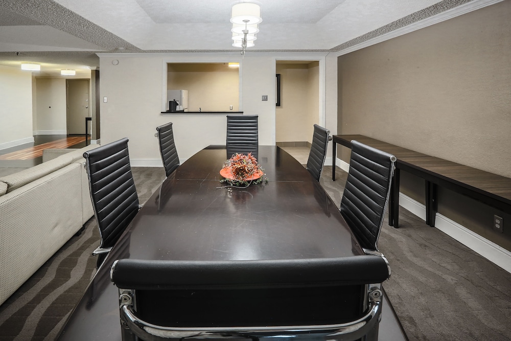 HOLIDAY INN AUSTIN MIDTOWN 62/78