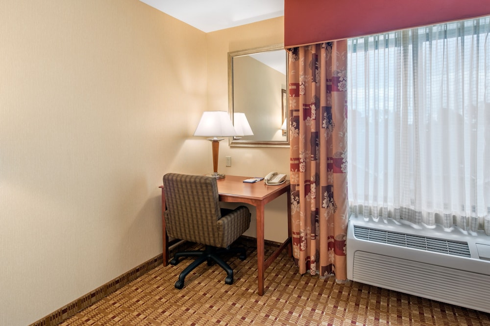 Hampton Inn And Suites Arcata 41/42
