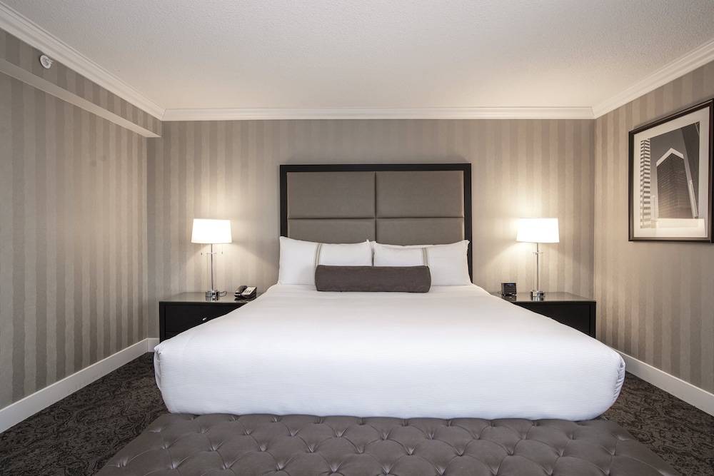 Sandman Signature Edmonton Downtown Hotel 13/46