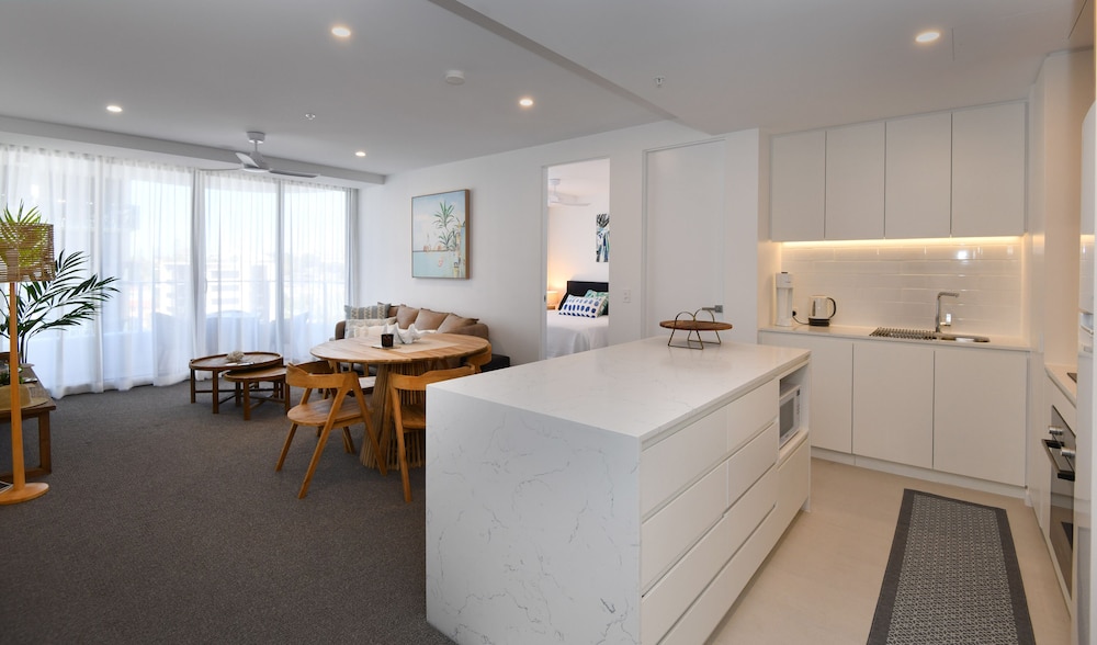 X Kirra Apartment 5/50