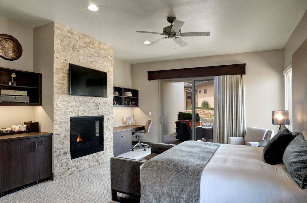 COTTAGE, KING BED, ACCESSIBLE