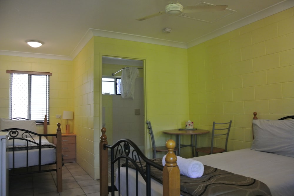 Wongai Beach Hotel 52/75