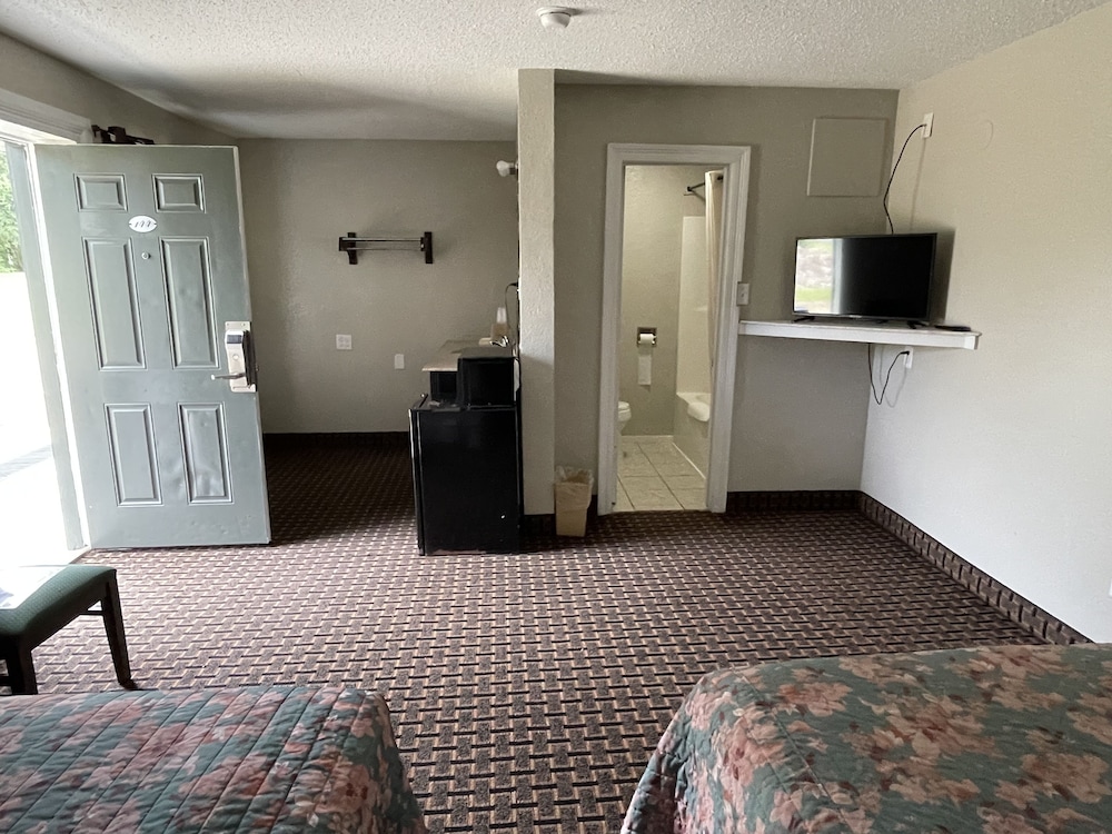 Economy Inn Gonzales 17/29