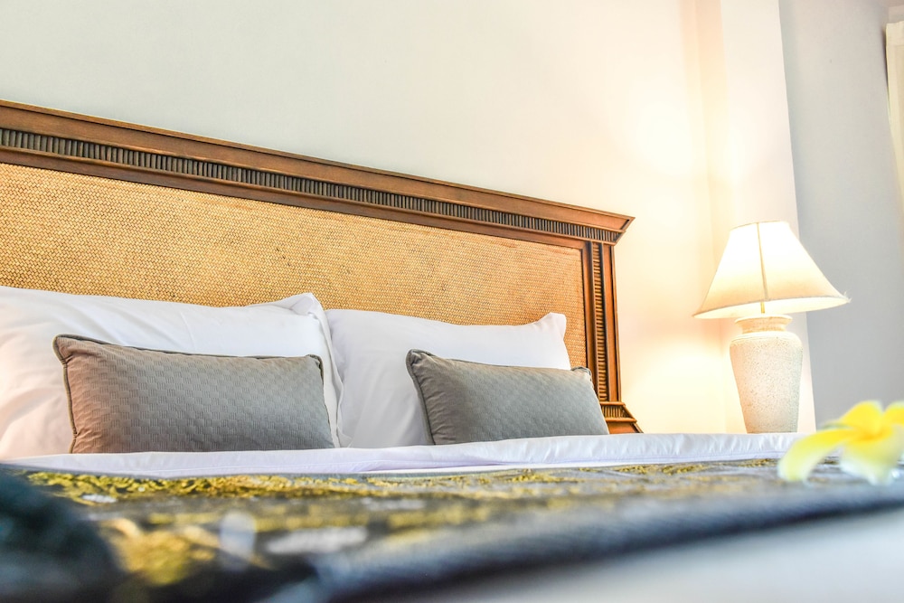 White Sand Beach Hotel Hua Hin 36/70