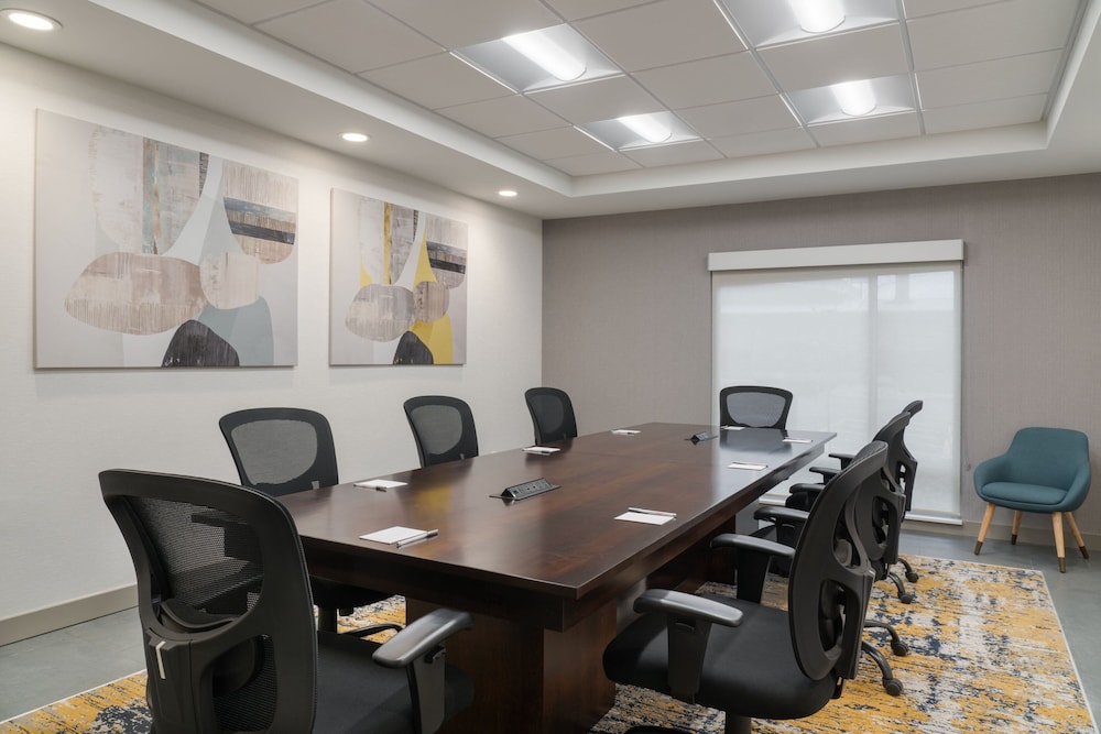 TownePlace Suites by Marriott New Philadelphia 23/33