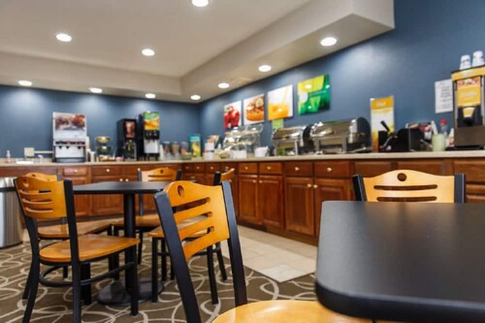 Quality Inn Burlington Near Hwy 34 21/27