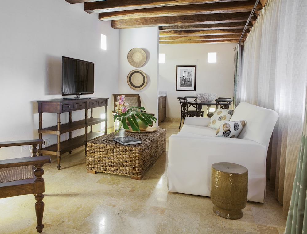 Hotel Casa San Agustin 70/82