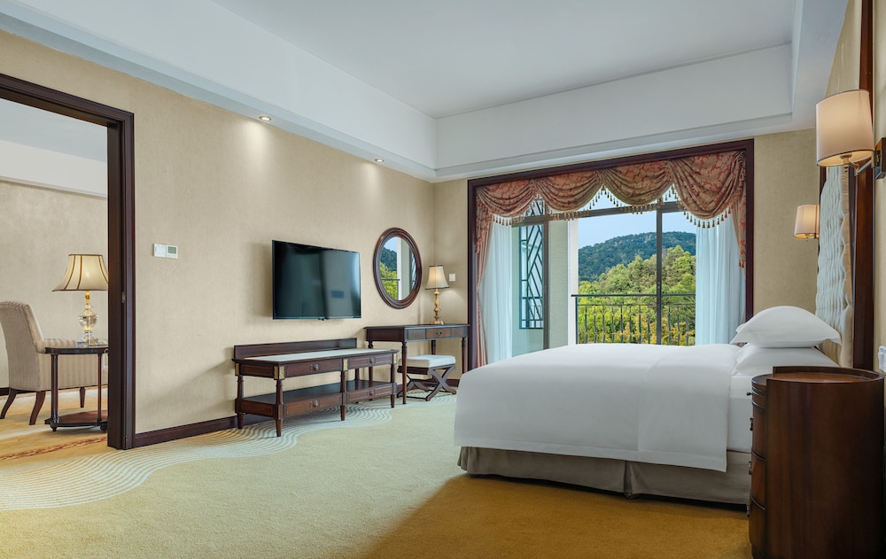 Country Garden Phoenix Hotel Changshou 24/54