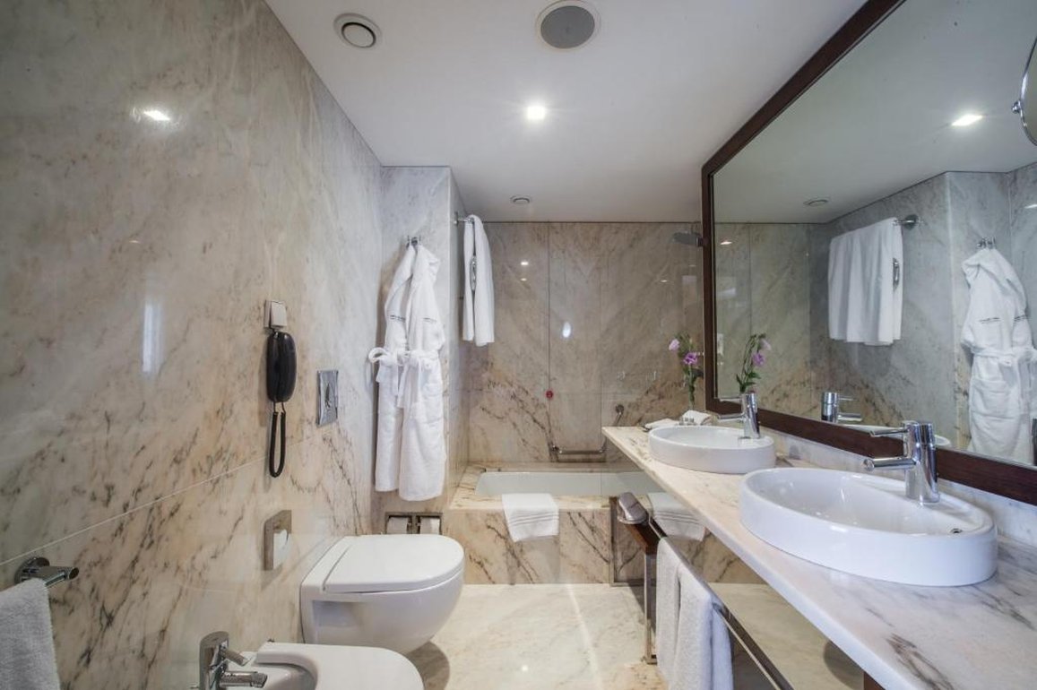 Porto Palacio Hotel By The Editory 77/79