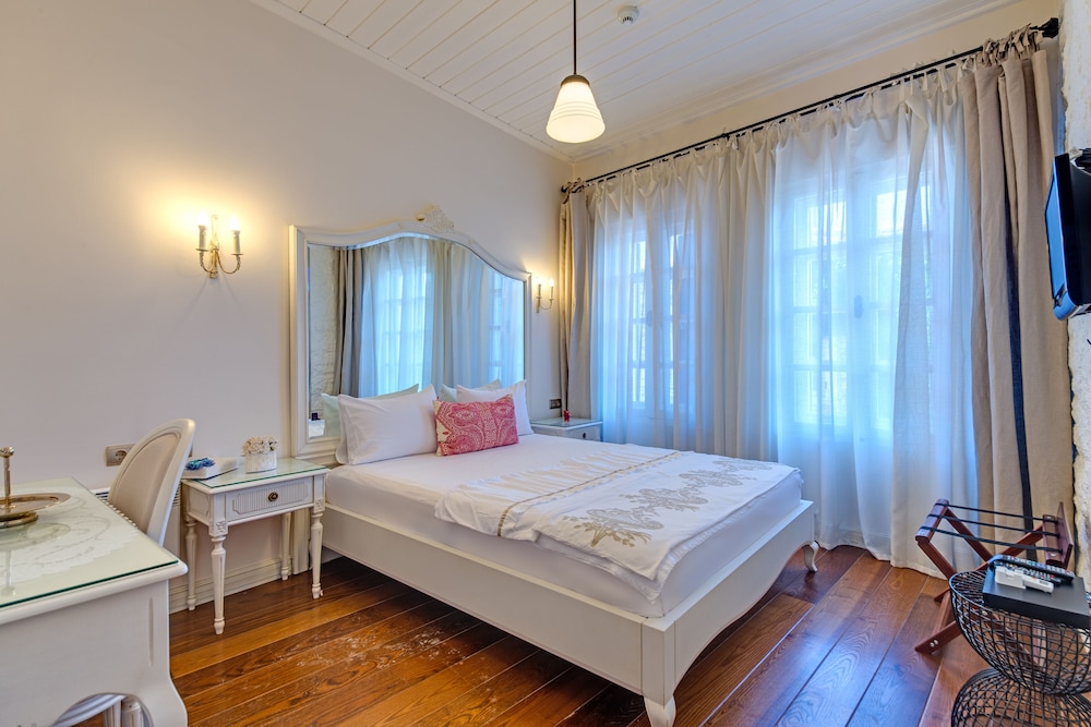 Beyevi Alacati 20/68