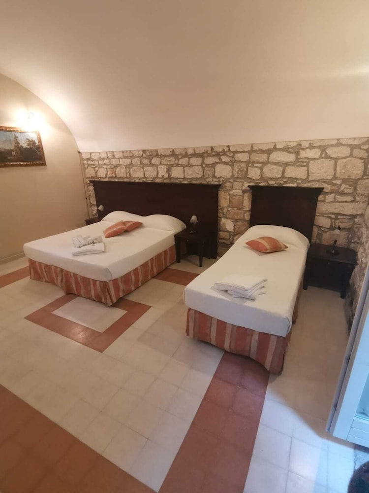 PALAZZO IL CAVALIERE B&B DE CHARME 32/68