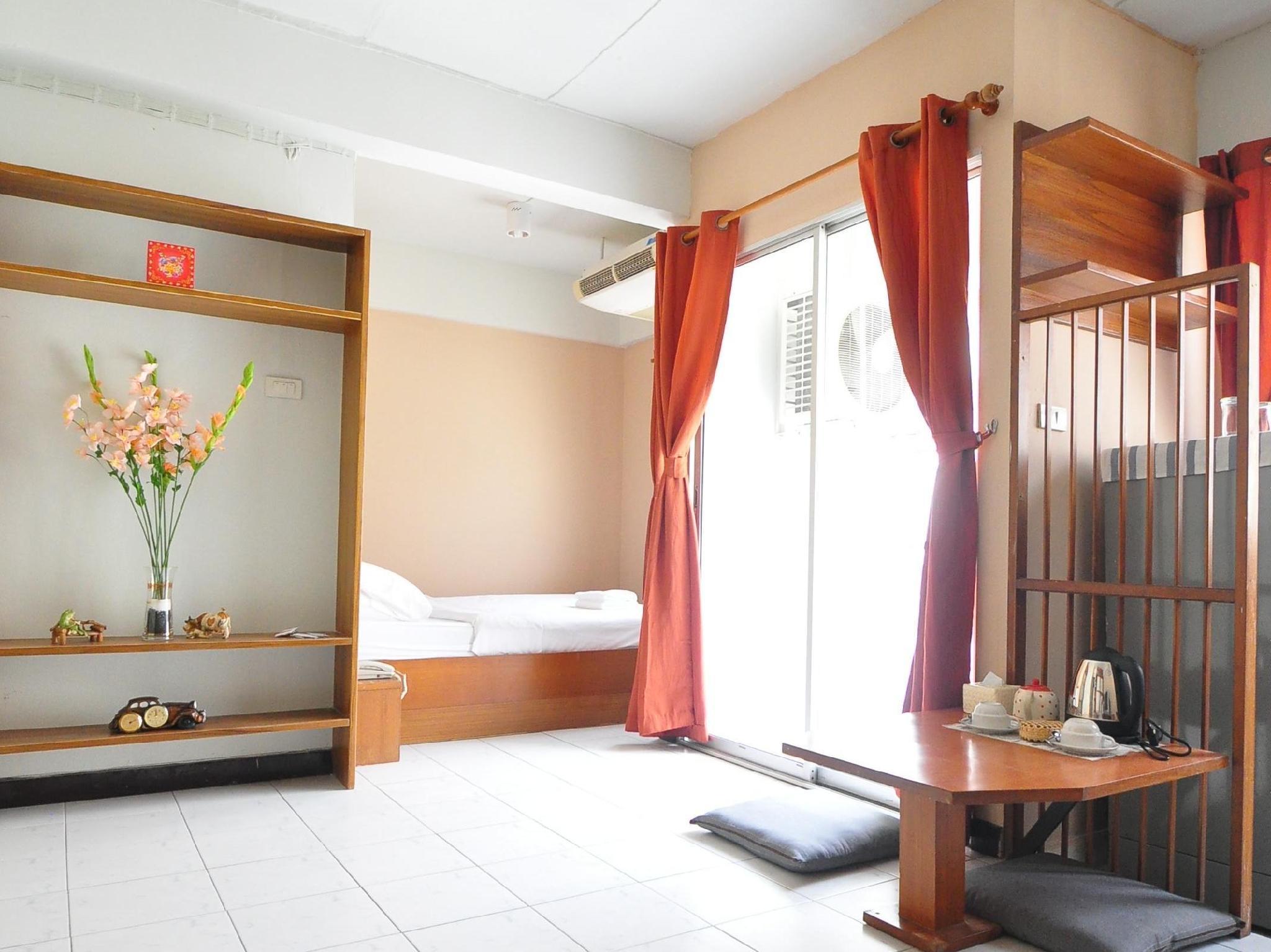 The Living Room Serviced Apartment 14/20
