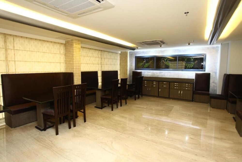 Mayur Hotel 31/49