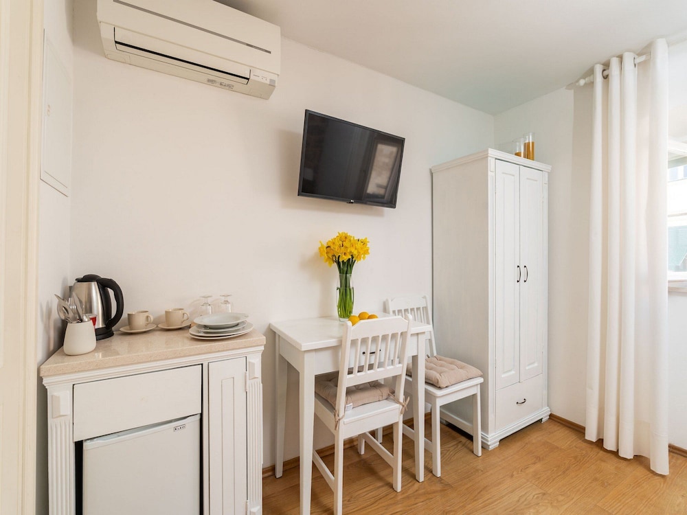 Lumin guesthouse 25/50