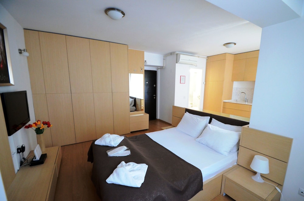 Decebal Residence Apartments 33/80