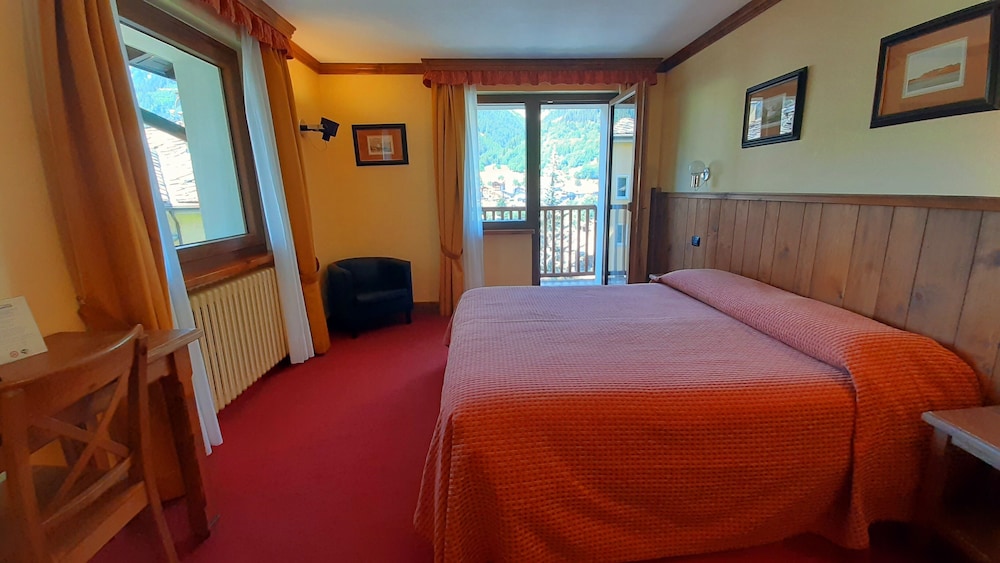 SUPERIOR, DOUBLE BED