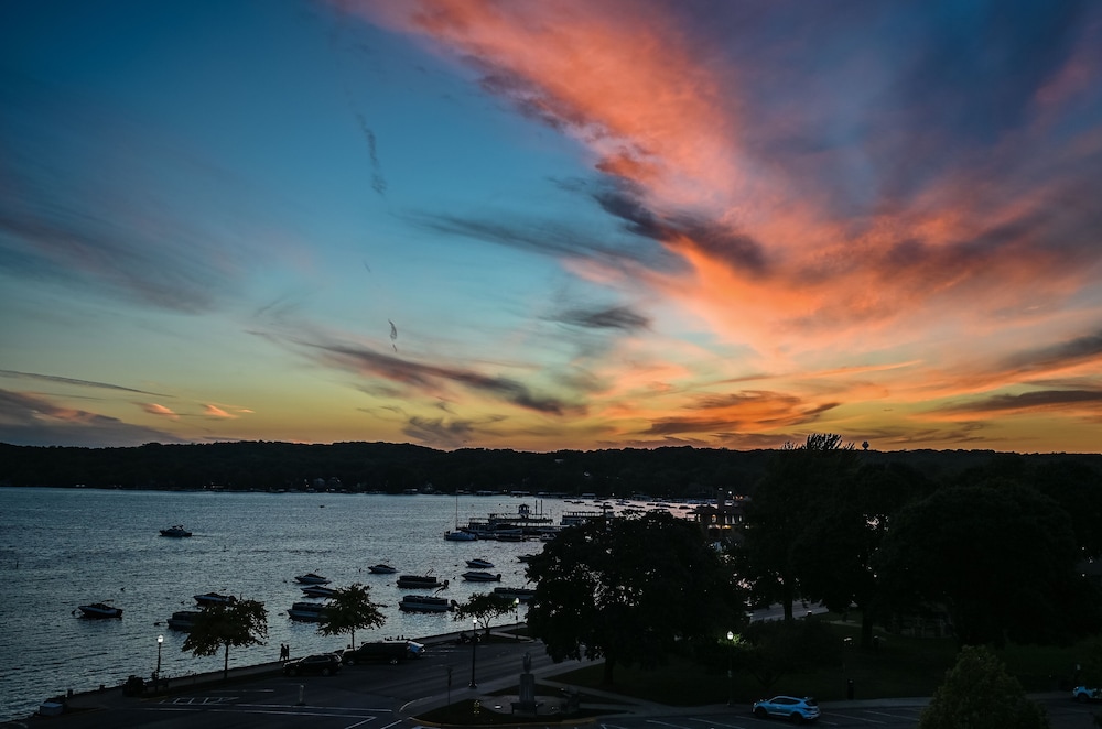 Harbor Shores on Lake Geneva 40/50