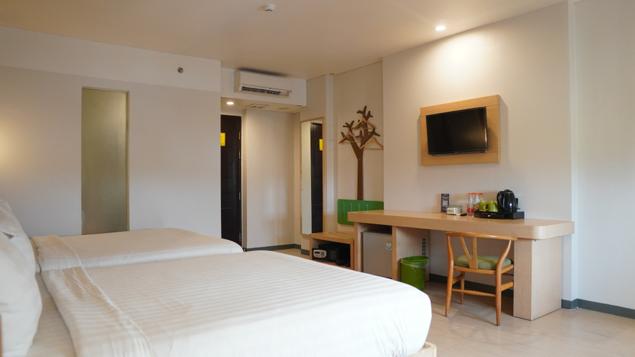 Pinnacle, Suite