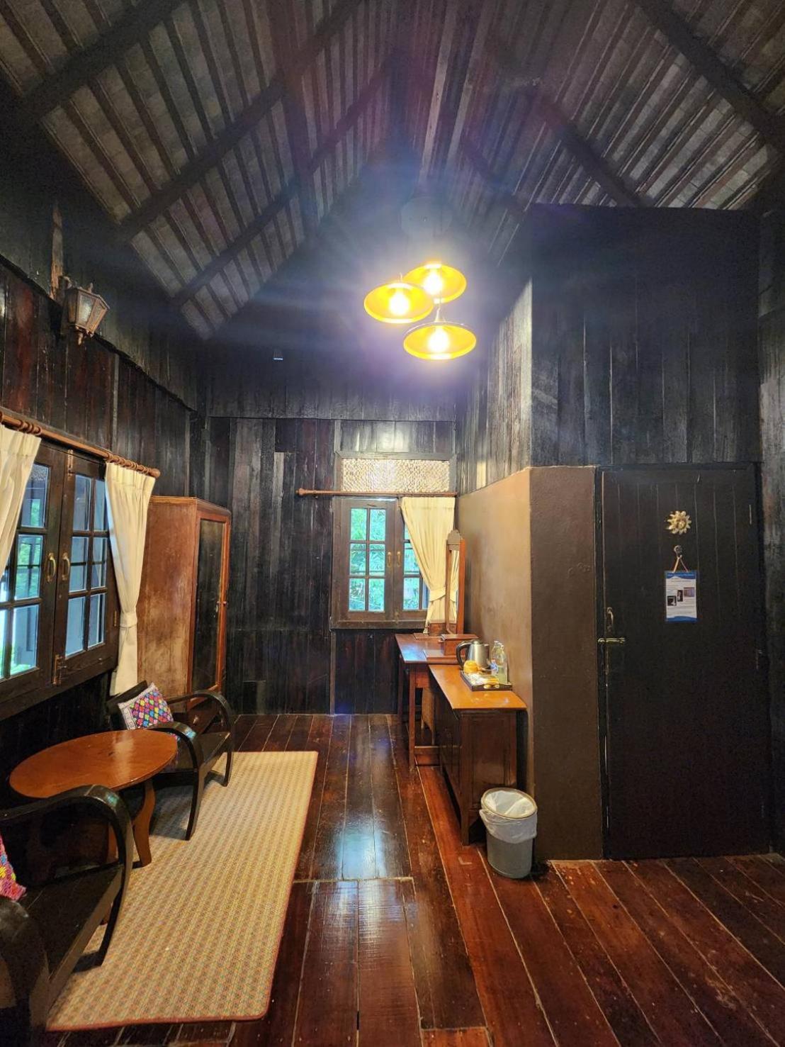 Club One Seven Gay Men Hotel Chiang Mai 18/51