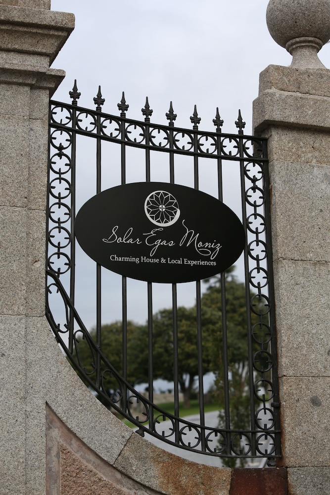 SOLAR EGAS MONIZ CHARMING HOUSE AND LOCAL EXPERIENCE 15/50