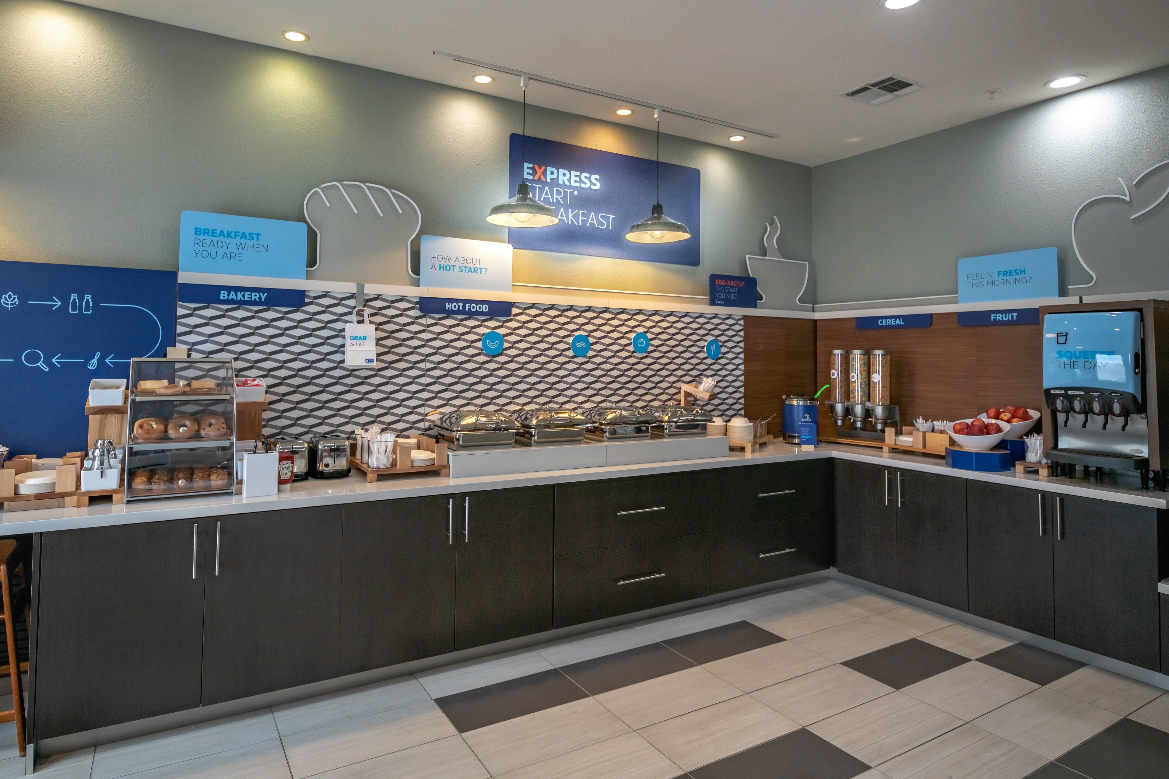 Holiday Inn Express Suites N Waco Area West 16/51