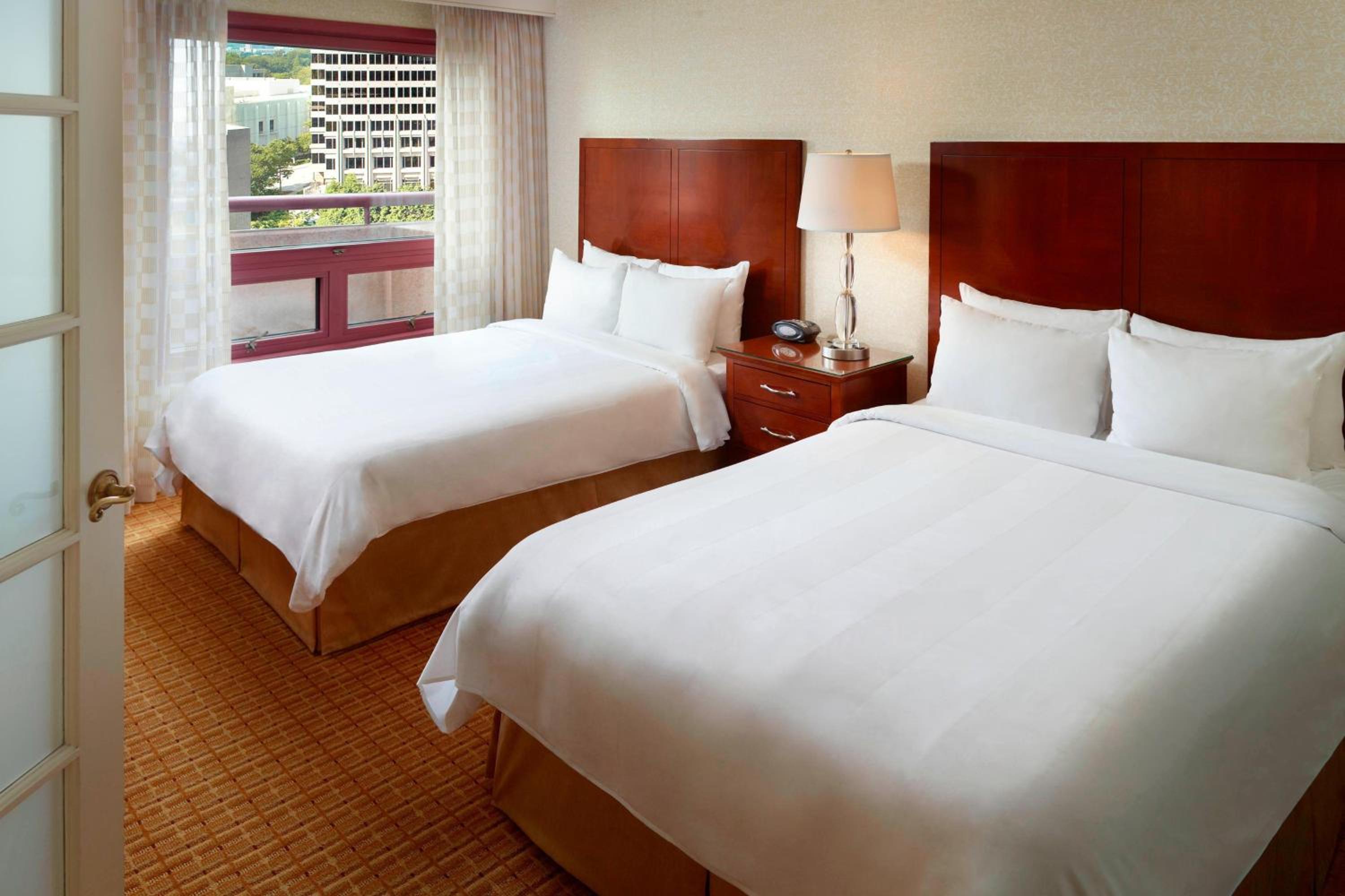 Room at Atlanta Marriott Suites Midtown, ATLANTA - GA