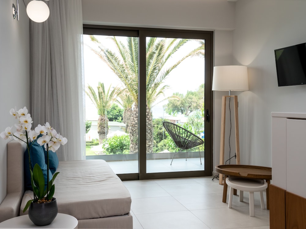 Marinos Beach 32/50