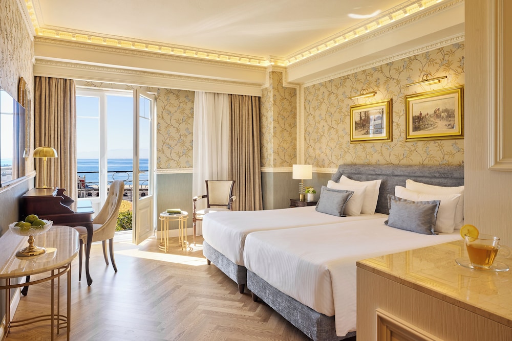 DELUXE, KING BED, OLD PORT VIEW