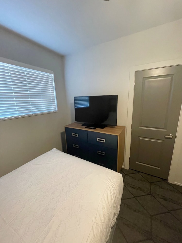 3 Bedrooms, Condo, Standard, 2 Double Beds, King and Queen Bed, Sofa, Kitchen