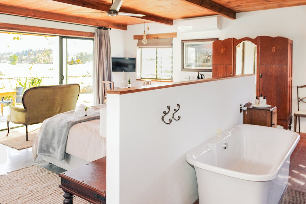 Duikersdrift Winelands Country Escape 49/50